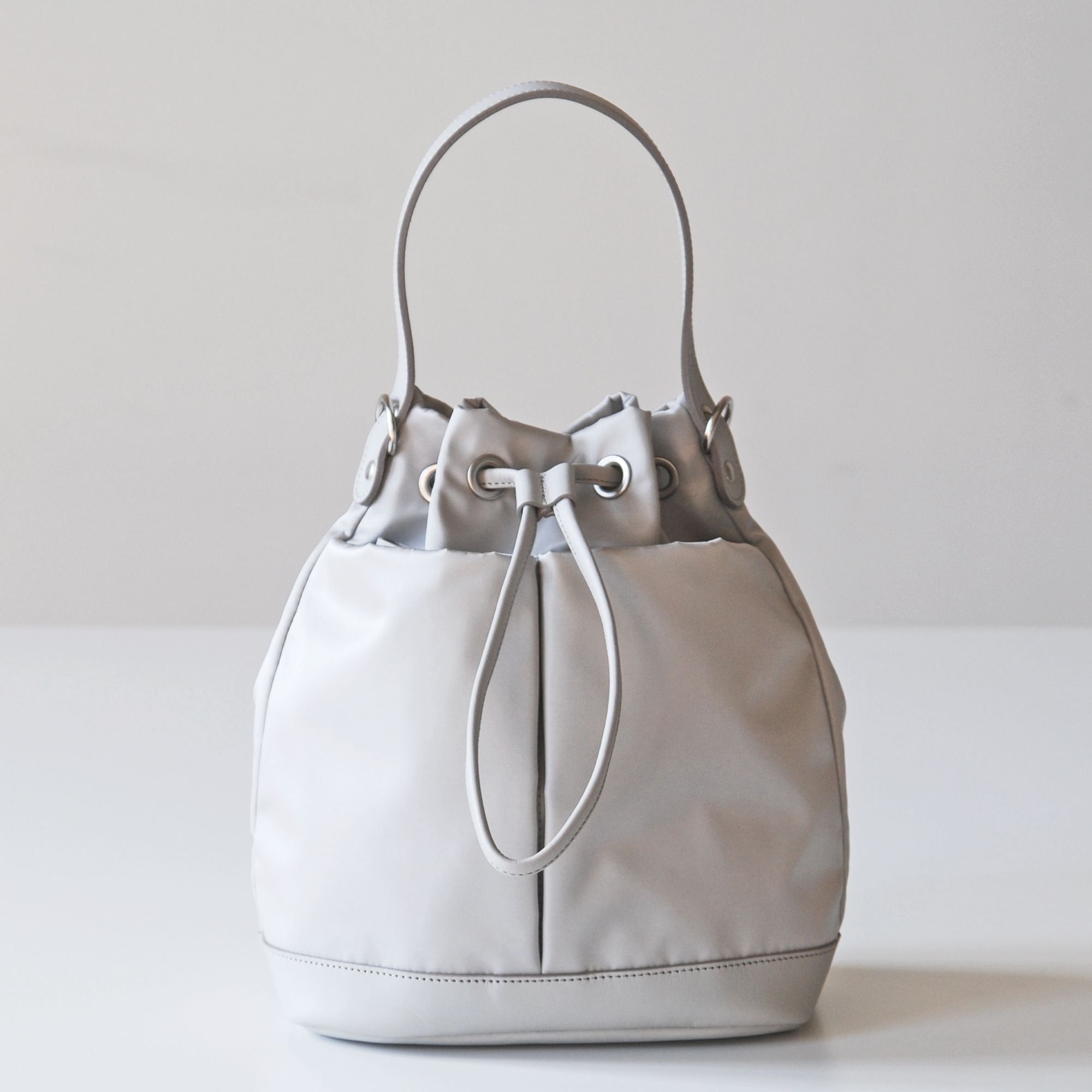 Sacca ( Silver Gray & Black ) | TUTUMU Official